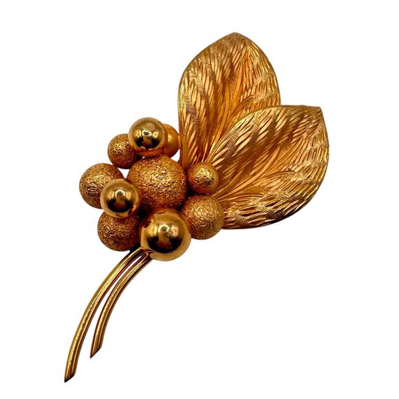 Vintage Coro Brooch Gold Tone Leaf Berries Large Pin Mid Century Modern - Picture 2 of 10